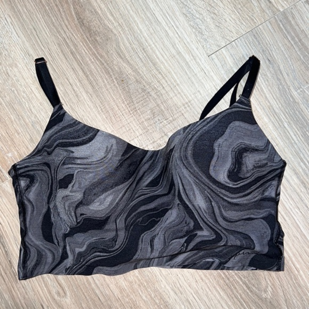 Victoria’s Secret black and‎ Gray bralette crop top